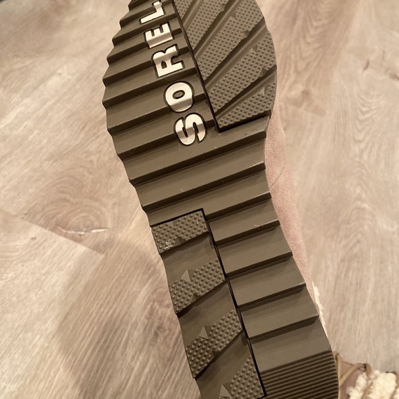 NWT Sorel Ash Brown Harlow Lace Cozy Boots - Picture 6 of 7